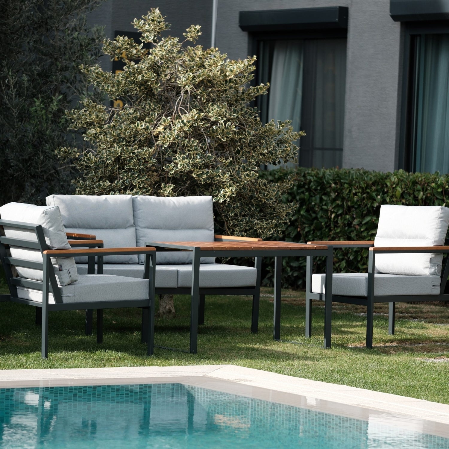 OUTDOOR FURNITURE